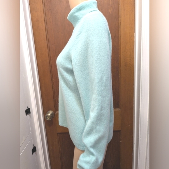 Cashmere Blue Turtle Neck Large - Picture 8 of 9
